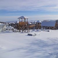 Szalmaugráló Vár és Szalma Birkózó Pajta, meg Kicsiny Játszó-Tér
